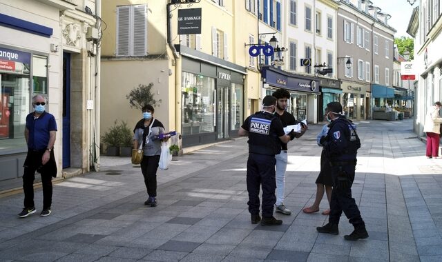 Συγκρούσεις κατοίκων – αστυνομίας σε προάστιο του Παρισιού και το Στρασβούργο