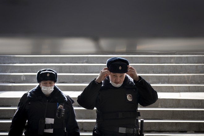 Κορονοϊός: Αρνητικό ρεκόρ στη Ρωσία – Πάνω από 4.000 κρούσματα σε ένα 24ωρο