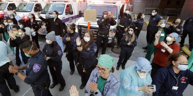 Κορονοϊός: Οι ΗΠΑ σπάνε κάθε αρνητικό ρεκόρ – Σχεδόν 33.000 νεκροί