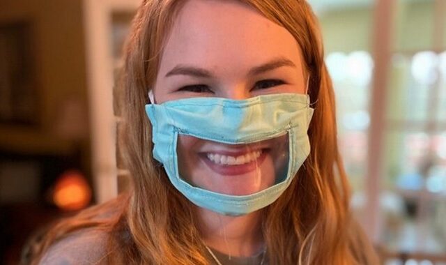 Ashley Lawrence: Η φοιτήτρια που φτιάχνει μάσκες για κωφάλαλους