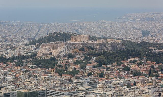 Θεσμοί: Σε κλοιό αβεβαιότητας η χώρα – Στα 11 δισ. το φετινό πακέτο