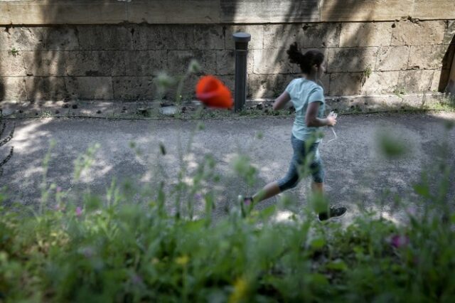 Lockdown: Ανοχή για το τρέξιμο σε πάρκα και τις βόλτες στο βουνό