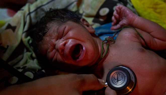 Γονείς στην Ινδία έδωσαν σε δίδυμα νεογέννητα τα ονόματα του κορονοϊού!