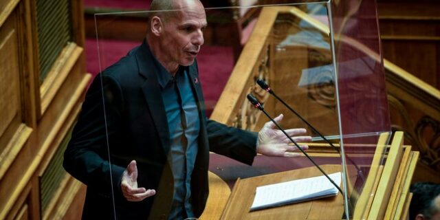 Βαρουφάκης: Το έλλειμμα φέτος και το 2021 θα φθάσει στο 15%