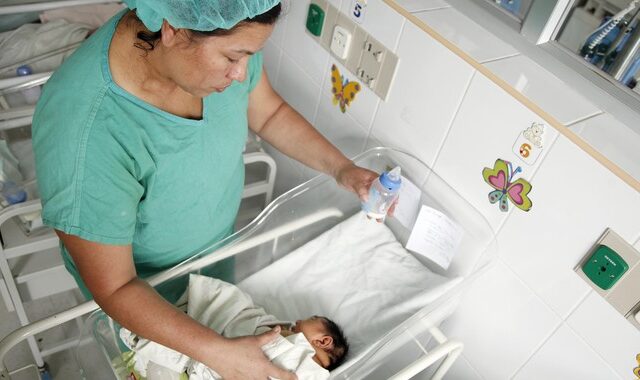 Μαυροβούνιο: Γυναίκα με κορονοϊό γέννησε υγιέστατο μωρό