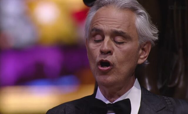 Ο Andrea Bocelli έσβησε τον κορονοϊό από τις καρδιές των πιστών