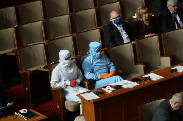 Κορονοϊός – Βουλγαρία: Υποχρεωτική η χρήση μάσκας για τους πολίτες