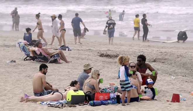 ΗΠΑ: “Βούλιαξαν” οι παραλίες στην Καλιφόρνια!