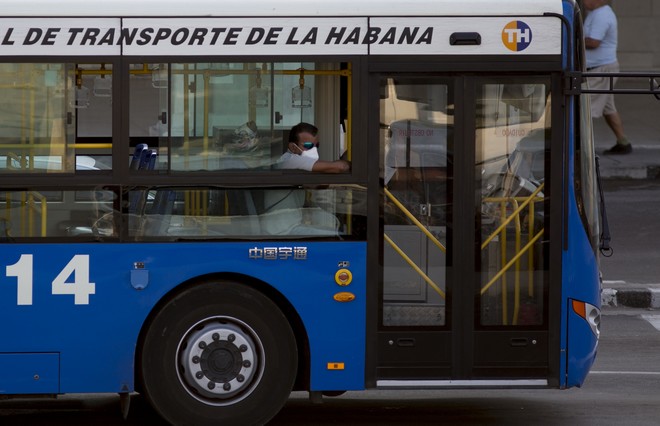 Κορονοϊός: Η Κούβα σταματά την κυκλοφορία μέσων μαζικής μεταφοράς