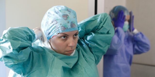 Ο κορονοϊός υποχωρεί – Λεπτό προς λεπτό