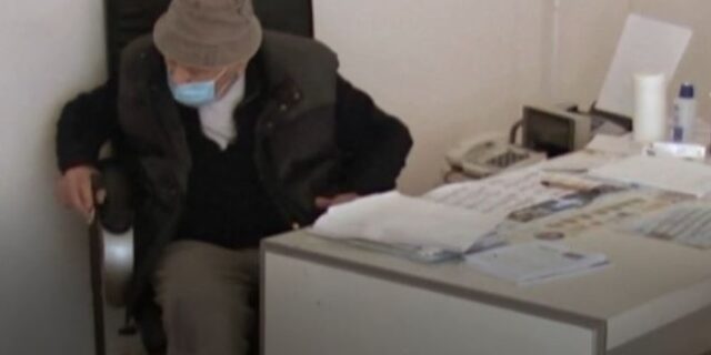 Κορονοϊός: 98χρονος γιατρός στη Γαλλία συνεχίζει κανονικά το λειτούργημά του