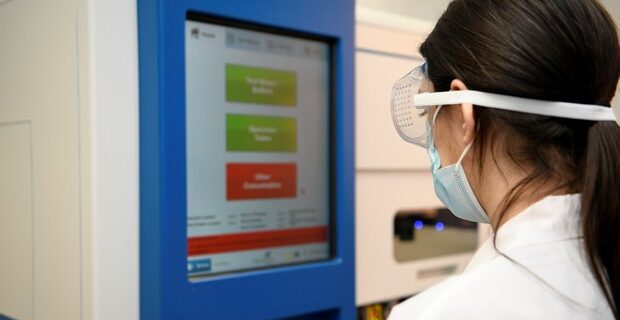 ΕΛΠΕ: Προσφορά υπερσύγχρονου συστήματος διάγνωσης για τον COVID-19 στο νοσοκομείο «ΑΤΤΙΚΟΝ»
