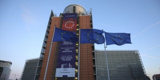 Ευρωπαϊκή Επιτροπή: Καλεί τις χώρες-μέλη να συντονίσουν τις στρατηγικές χαλάρωσης των μέτρων