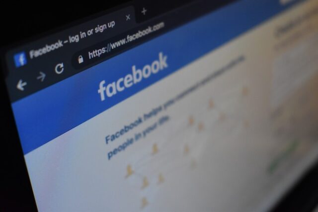 Το Facebook διέγραψε ένα δίκτυο λογαριασμών που συνδεόταν με την οικογένεια Μπολσονάρου