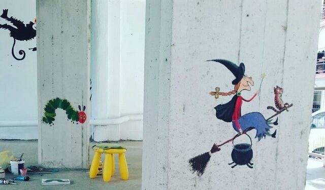 Ζωγράφος μετέτρεψε πυλωτή πολυκατοικίας σε… γκαλερί
