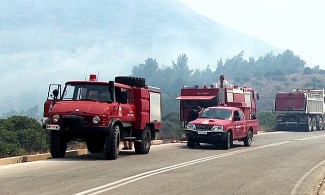 Υπό μερικό έλεγχο η φωτιά στην Χίο – Καλύτερη εικόνα στη Σάμο