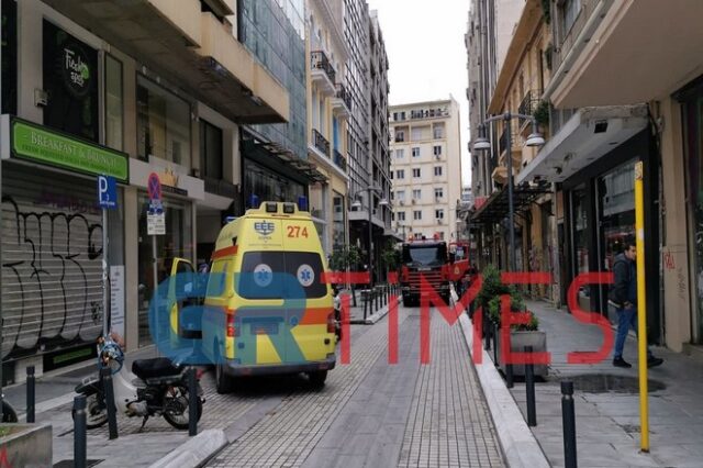 Θεσσαλονίκη: Επίθεση με εκρηκτικό μηχανισμό σε γραφείο βουλευτή της ΝΔ