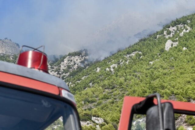 Σε εξέλιξη νέα φωτιά στη Ροδόπη – Οριοθετήθηκε στην Χαλκιδική