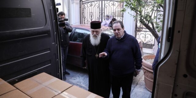 Κορονοϊός: Δίπλα στους ανθρώπους που υποφέρουν μέσα στην πανδημία η Αρχιεπισκοπή