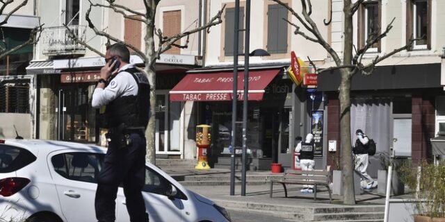 Γαλλία: Τρεις συλλήψεις για την αιματηρή επίθεση στη Ρομάν- σουρ- Ισέρ