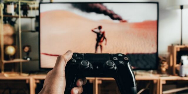 Μένουμε σπίτι: Τα 5 καλύτερα gadgets που θα σε κάνουν να ξεχάσεις την καραντίνα