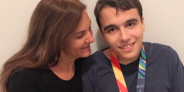 Κορονοϊός: Ο Γιάννης με αυτισμό που “έσπασε” τον αποκλεισμό κολύμβησης, και το “ευχαριστώ” στον πρωθυπουργό