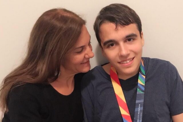 Κορονοϊός: Ο Γιάννης με αυτισμό που “έσπασε” τον αποκλεισμό κολύμβησης, και το “ευχαριστώ” στον πρωθυπουργό