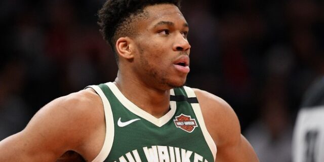 Η απάντηση του Αντετοκούνμπο: “Με χαμόγελο θα αλλάξεις τον κόσμο”