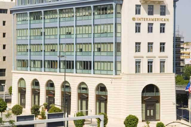 Η INTERAMERICAN ενισχύει το εθνικό σύστημα υγείας
με 7 κλίνες ΜΕΘ και 5 φορητούς υπερηχοτομογράφους