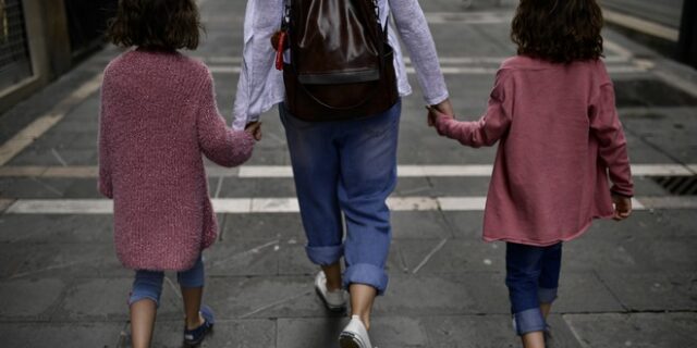 Κορονοϊός – ΠΟΥ: “Η πανδημία δεν έχει τελειώσει” – Ανησυχία για τα παιδιά