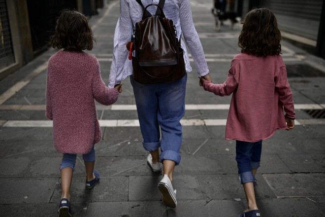 Κορονοϊός – ΠΟΥ: “Η πανδημία δεν έχει τελειώσει” – Ανησυχία για τα παιδιά