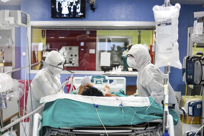 Ιταλία: 17.000 επαγγελματίες υγείας θετικοί στον κορονοϊό