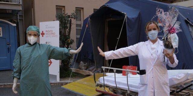 Κορονοϊός – Ιταλία: Μειώνονται τα κρούσματα, δεν περιορίζεται όμως ο αριθμός των νεκρών