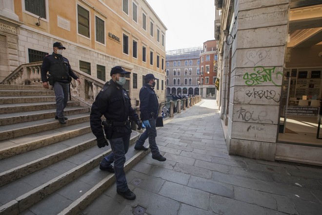 Ιταλία: Ενισχυμένοι έλεγχοι στους δρόμους για να αποτραπεί έξοδος το Πάσχα