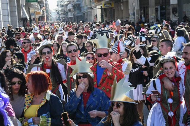 Τεράστια η ζημιά της εστίασης στην Πάτρα από την ακύρωση του Καρναβαλιού