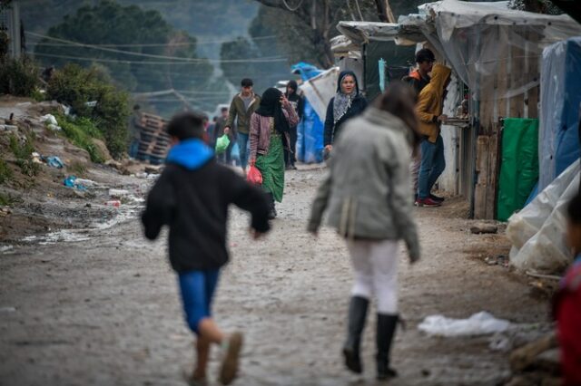 Λέσβος: Τέσσερα κρούσματα κορονοϊού σε δομή προσφύγων