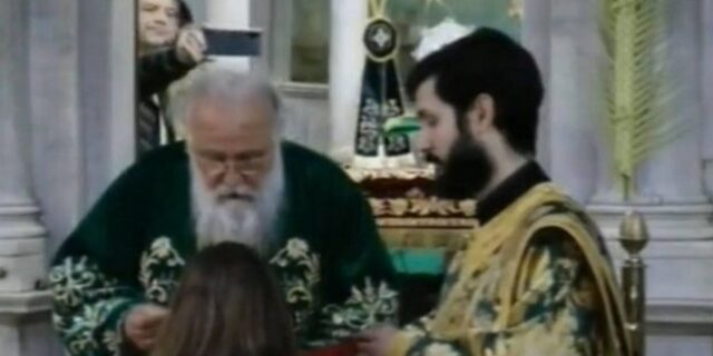 Κέρκυρα: Θεία κοινωνία στον Άγιο Σπυρίδωνα παρά την απαγόρευση