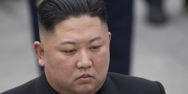 Ο Κιμ Γιονγκ Ουν, τα μπαλόνια και οι πρόστυχες φωτογραφίες της γυναίκας του