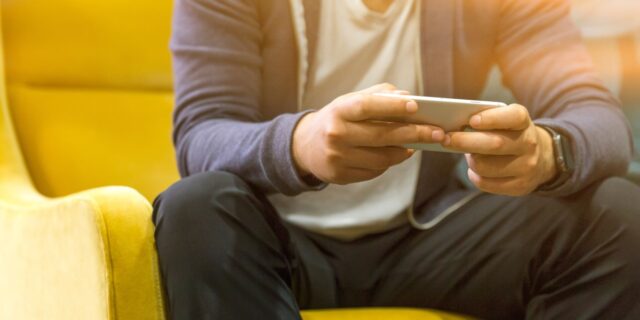 5 καθημερινά αντικείμενα που είναι εστίες μικροβίων και πώς να τα απολυμάνεις