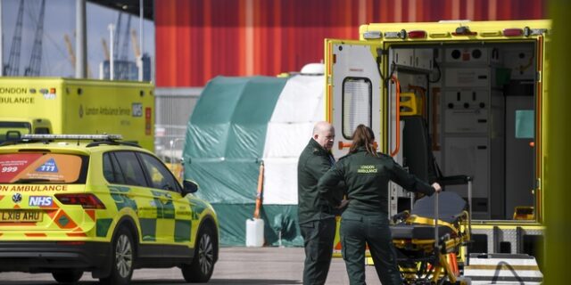 Μεγάλη Βρετανία: Στο “κόκκινο” το NHS – Περισσότερες νοσηλείες από τον Απρίλιο
