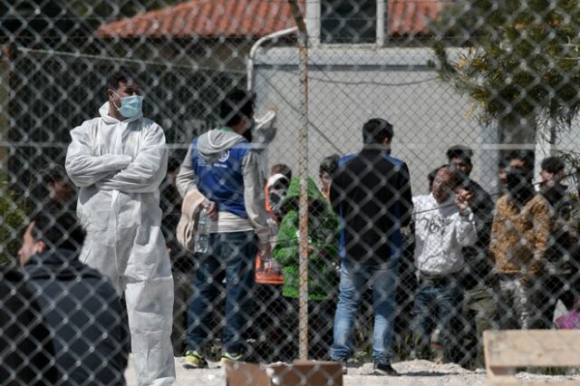 “Τρύπια” η καραντίνα στη δομή της Μαλακάσας- Ακόμη 3 αλλοδαποί στην πλ. Βικτωρίας