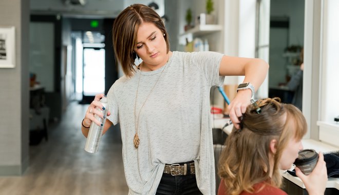 Κομμωτήρια: Τι θα γίνει με τα ραντεβού – Πώς βλέπουν τα μέτρα κομμωτές και ιδιοκτήτες