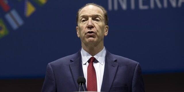 Παγκόσμια Τράπεζα: Αναθέωρησε προς τα κάτω την πρόβλεψη για την παγκόσμια ανάπτυξη