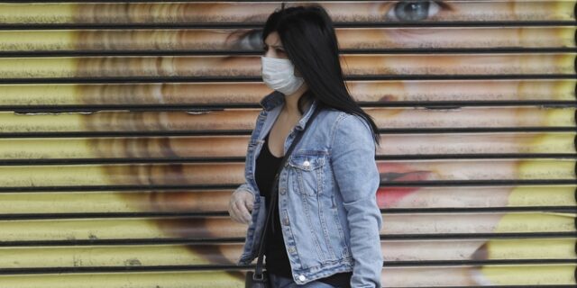 Άρση Μέτρων: Γιατί αποφασίστηκε τώρα η ευρεία χρήση μάσκας