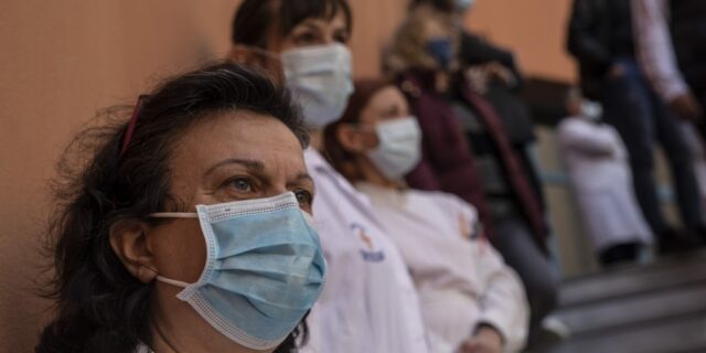 Κορονοϊός: Δημοσιεύτηκε το ΦΕΚ για την υποχρεωτική χρήση μάσκας σε κλειστούς χώρους