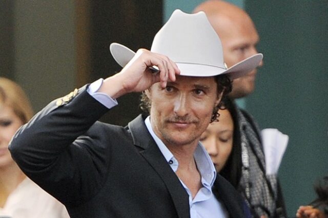 Ο Matthew McConaughey “κυνηγά” τον κορονοϊό σαν μαχητής της Άγριας Δύσης