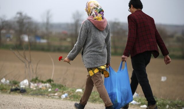 Από τα νησιά μεταφέρονται στην ενδοχώρα 2.380 ευάλωτοι αιτούντες άσυλο