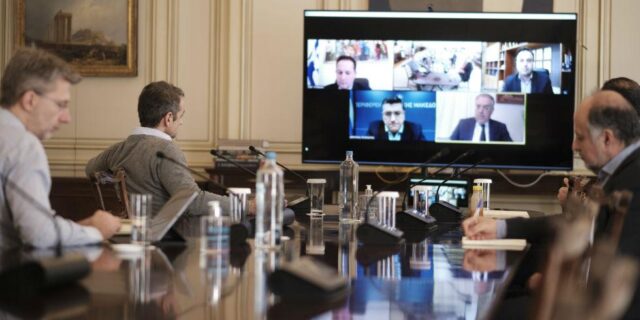 Μητσοτάκης: “Κρίσιμος ο Απρίλιος, αν χρειαστεί θα πάρουμε πιο αυστηρά μέτρα”