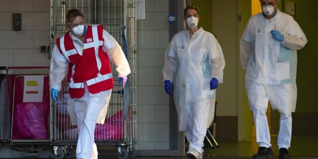 Χάος στην Ολλανδία: Εξαπλασιάστηκαν τα νέα κρούσματα μέσα σε μία εβδομάδα