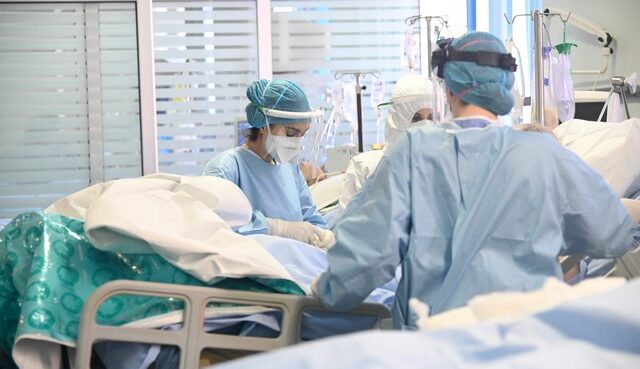 Κορονοϊός: 15.909 νέα κρούσματα σήμερα στην Ελλάδα – 63 νεκροί και 433 διασωληνωμένοι